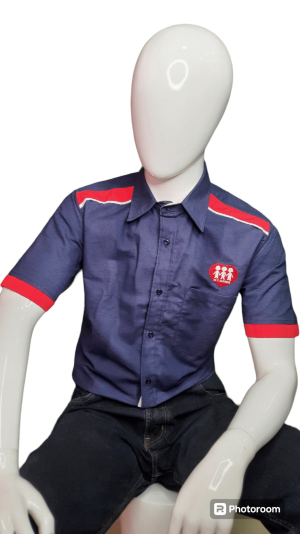 Camisa manga corta con diseño. - Image 2