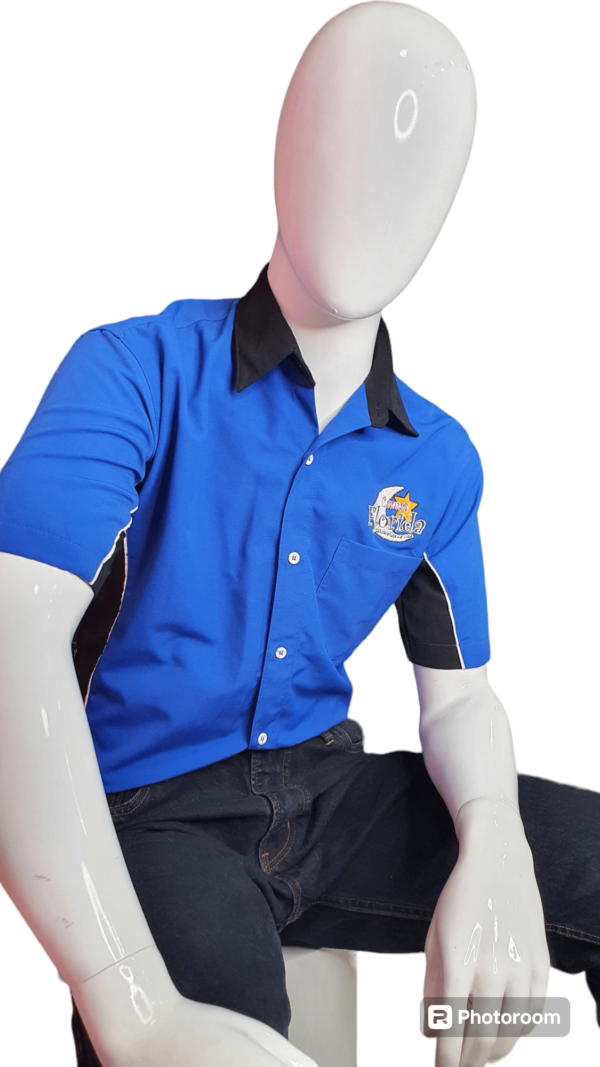 Camisa manga corta con diseño. - Image 6
